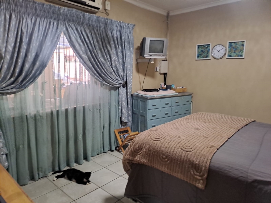 15 Bedroom Property for Sale in Oos Einde North West